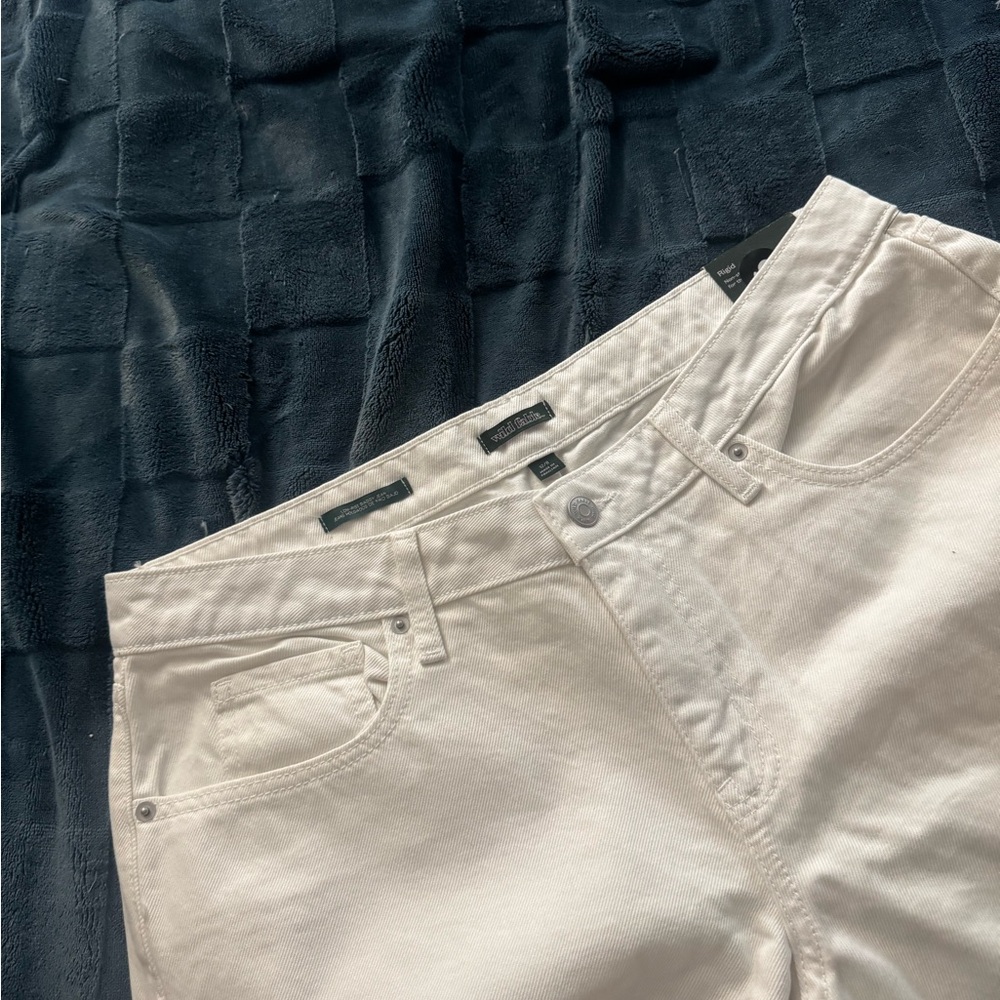 Women's White Wide-Leg Jeans - Picture 3 of 4